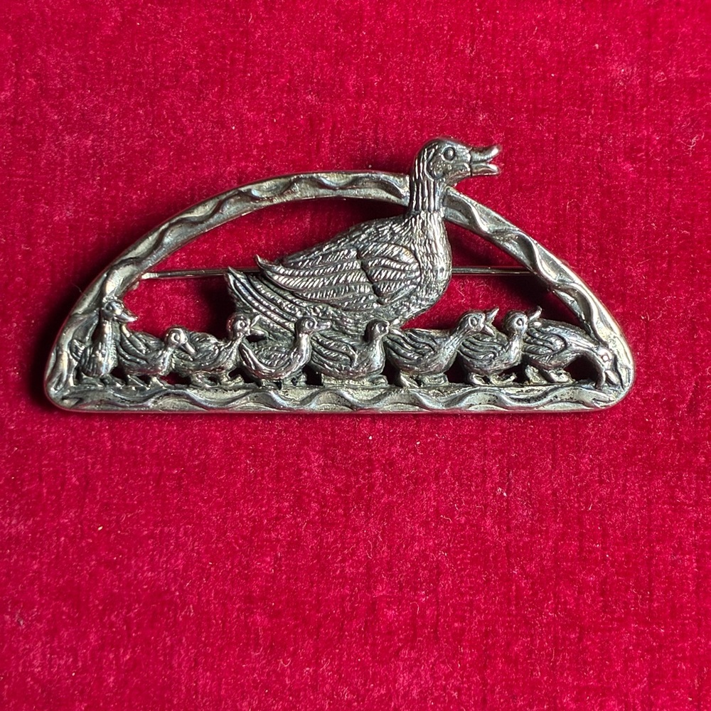 HAND & HAMMER de Matteo 925 Sterling Silver Vintage Duck Family Oxidized Brooch